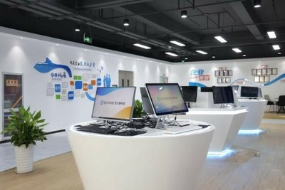 首批新型电脑投产下线 西安国际港务区“一带一路”临港产业园驶入国产化计算机“快车道”